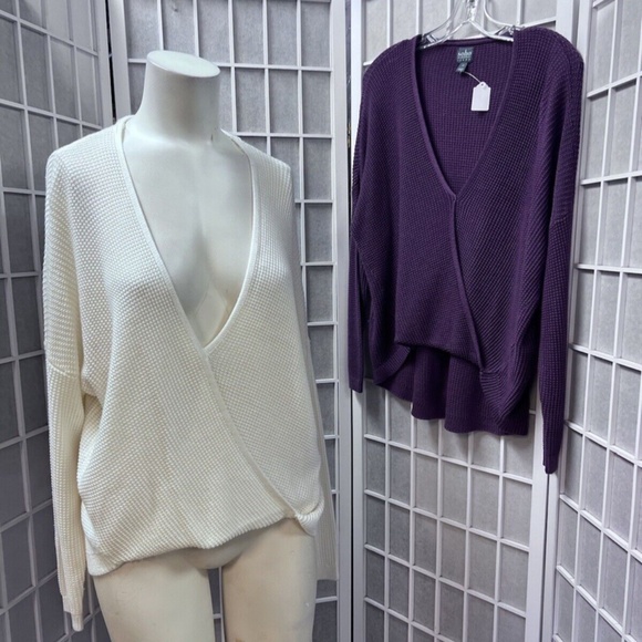 Soho,Woman,Sweater $16 Each,purple,Ivory,Sz Xs-S,Long sleeve,V neckline,Fabric.! - Picture 2 of 12